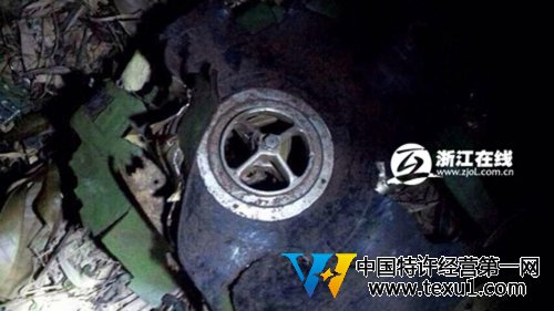點(diǎn)擊查看原圖 官方通報(bào)殲8飛行員犧牲:放棄逃生 駕機(jī)避開城市撞山